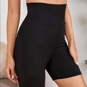 High waisted biker shorts size:M Brand New!